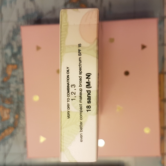 Clinique Even Better Compact Makeup in Sand SPF 15 - Picture 2 of 5